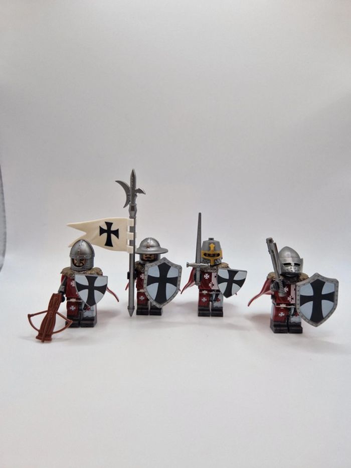 Figurines type lego 4 chevaliers templiers seigneur des anneaux