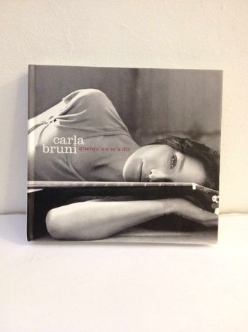 CD musique Carla Bruni quelqu'un m'a dit
