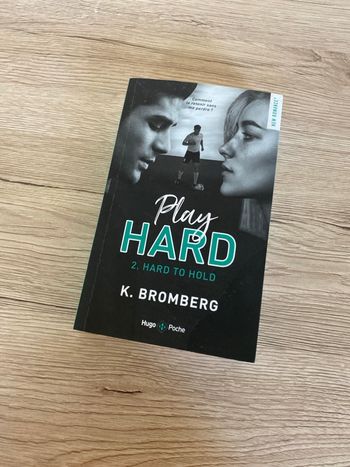 Livre de poche play hard t2