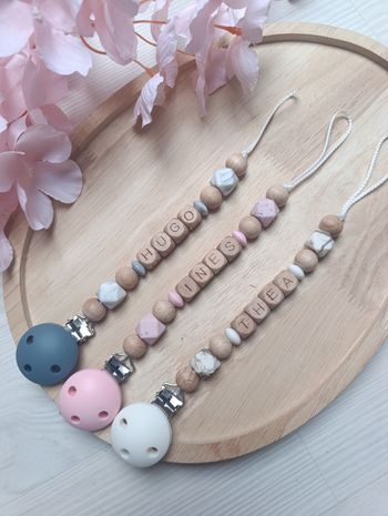 Attache tétine personnalisée