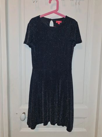 Robe noire à paillettes multicolores taille 12 ans