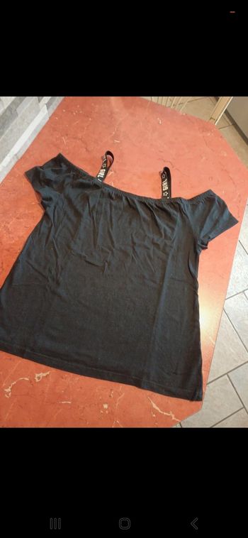 T.shirt fille taille 12 ans