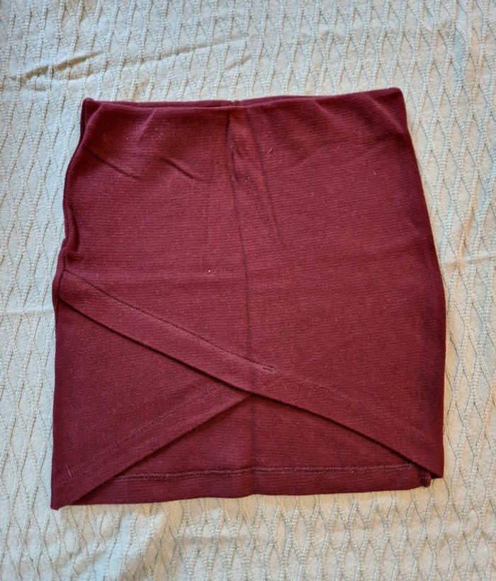 Jupe rouge avec fente taille 38 / M