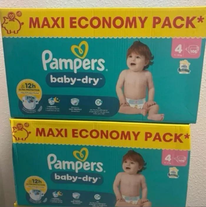 Lot de 2 cartons des couches Pampers taille 4