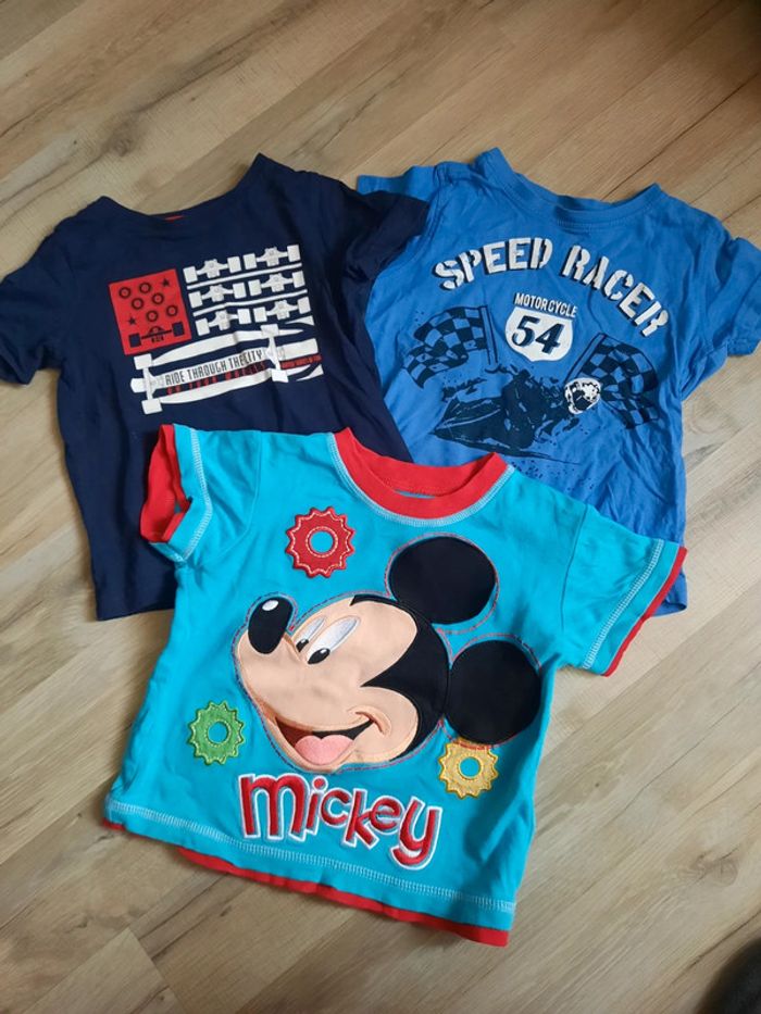 Lot 3 T shirts manches courtes 3 ans