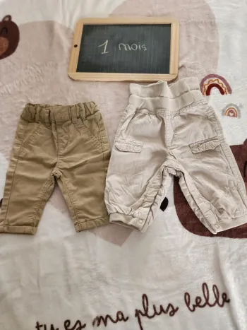 Lot 2 pantalons 1 mois