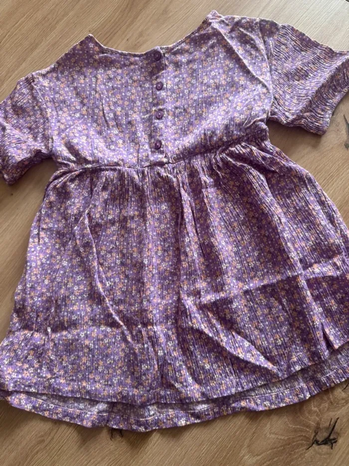 Robe fleurie mauve 3ans kiabi jamais porté