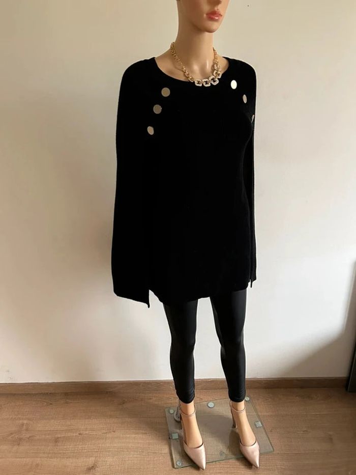 Poncho noir avec boutons dorés Morgan taille S jamais porté - photo numéro 4