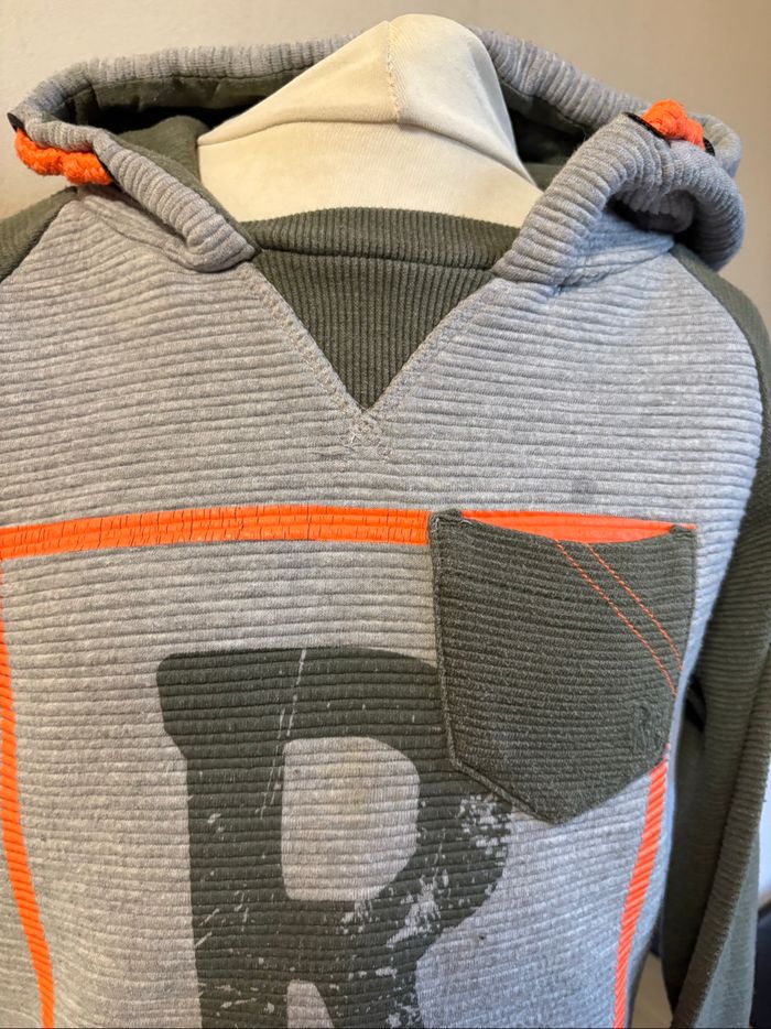 Pull garçon taille 140/146 - photo numéro 2