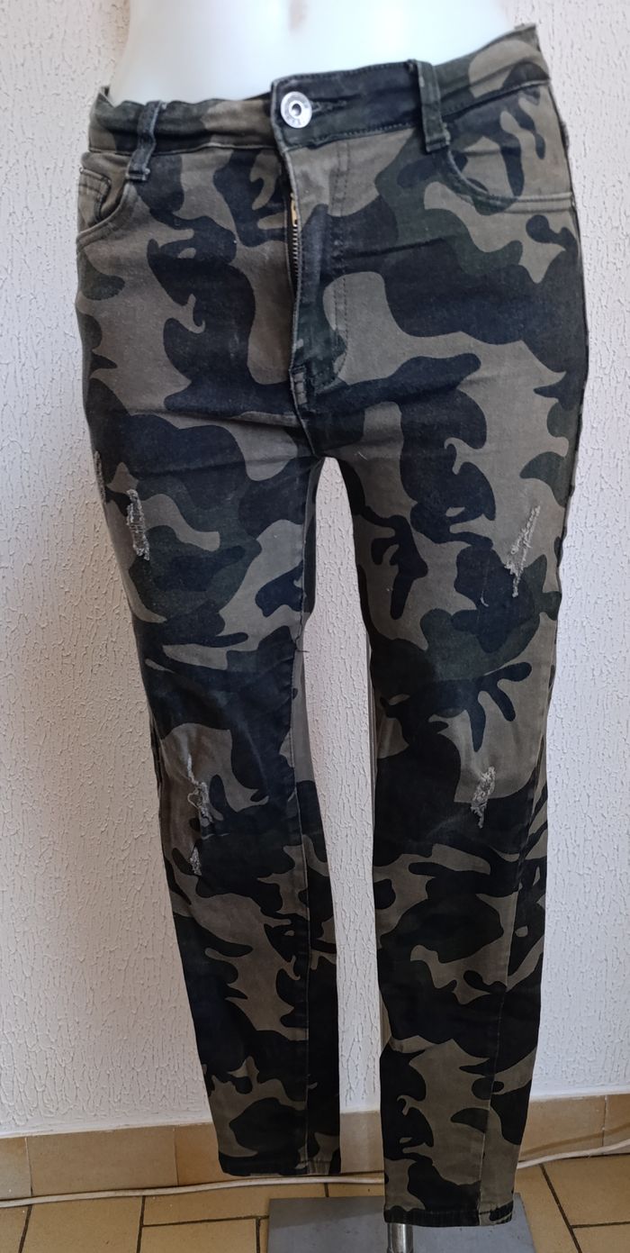 Jean motif militaire mis bon - photo numéro 2