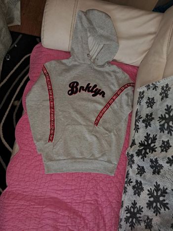 Pull garçon à capuche
