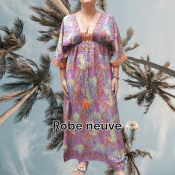Magnifique robe neuve taille unique