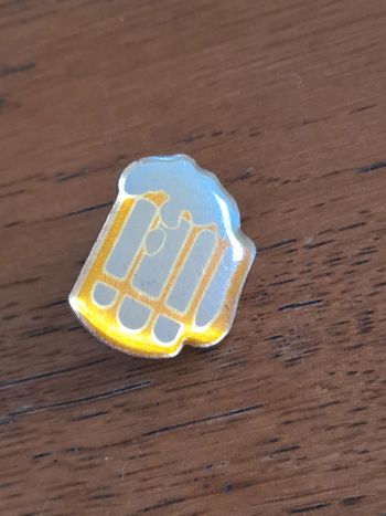 Pins publicitaire bière