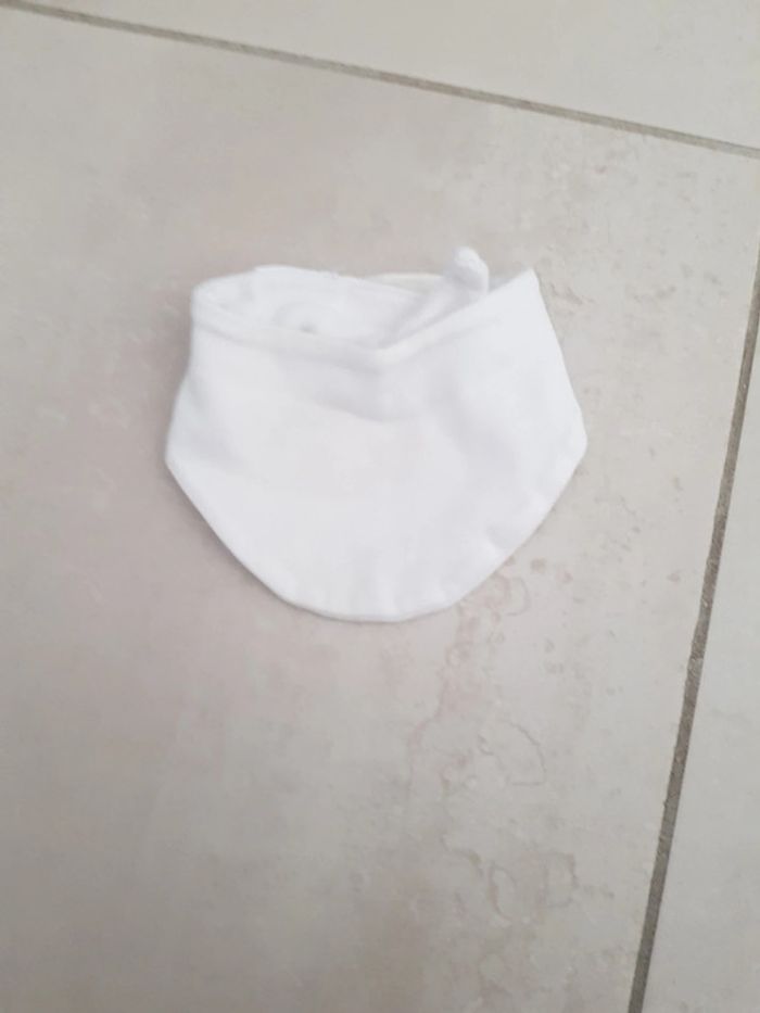 Lot 2 bavoirs - photo numéro 2