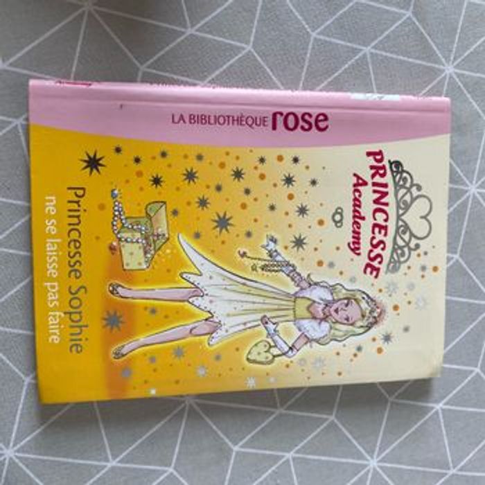 7 livres jeunesse Princesse Academy 6-8 ans Hachette - photo numéro 2