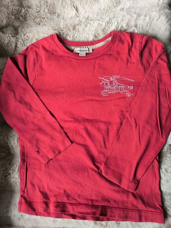 T-shirt manches longues Burberry rouge enfant bon état (défauts)
