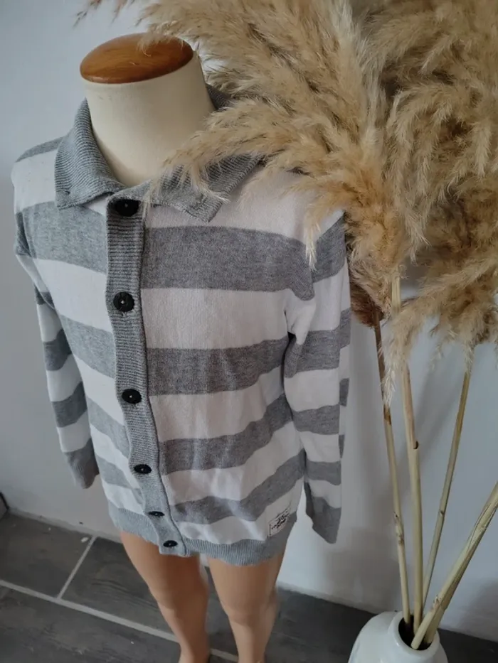 Gilet garçon 🧑 10 ans - photo numéro 3