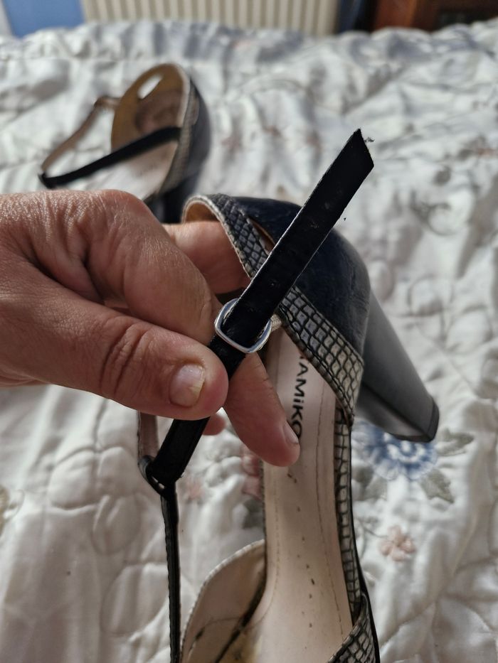 Très jolies sandales talon et brides - photo numéro 7