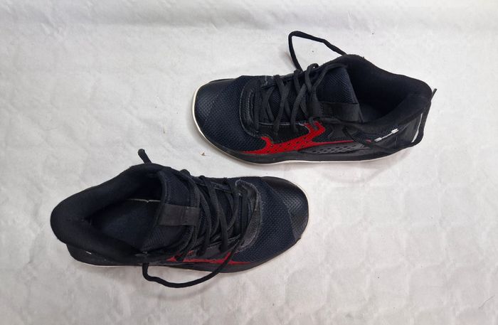 Basket , garçon  , Under armour  , taille 36.5 - photo numéro 2