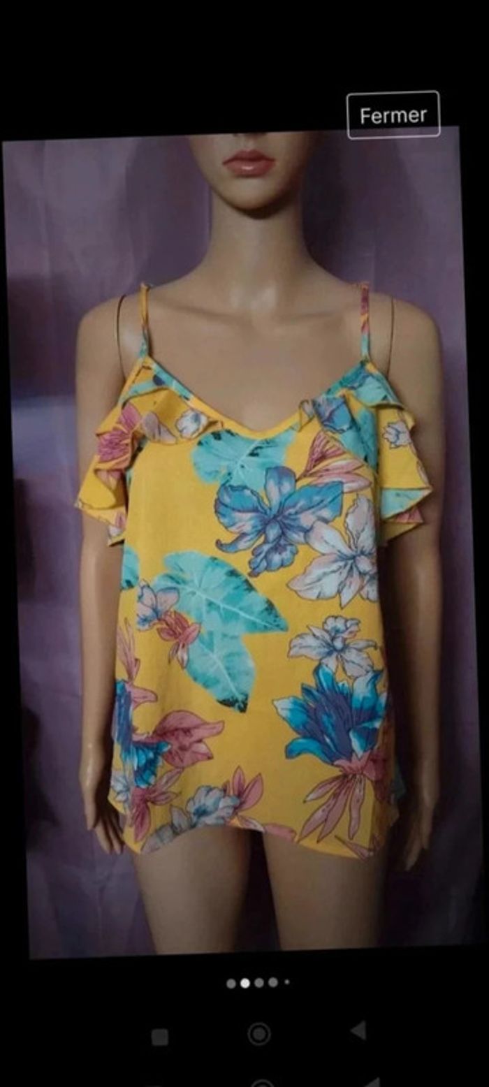Haut top fleuris jaune  taille  s fluide - photo numéro 2