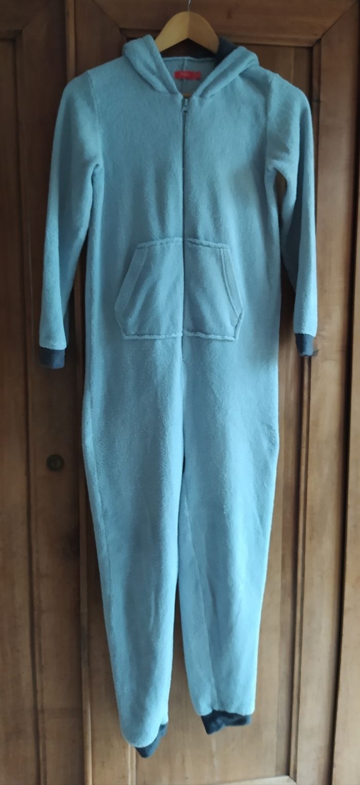 Combi pyjama tissaia taille 14 ans.