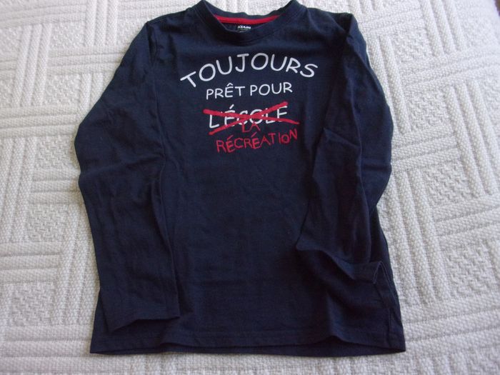 tee shirt manches longues Kiabi taille 8 ans