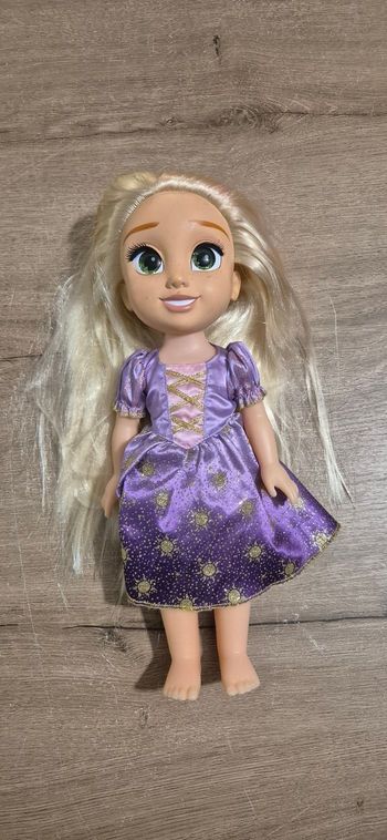 Poupée Raiponce qui chante