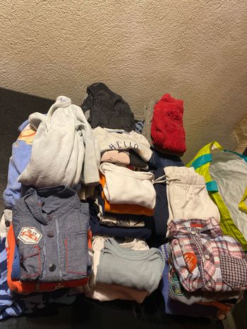 Gros lot vêtements garçon. 12 mois
