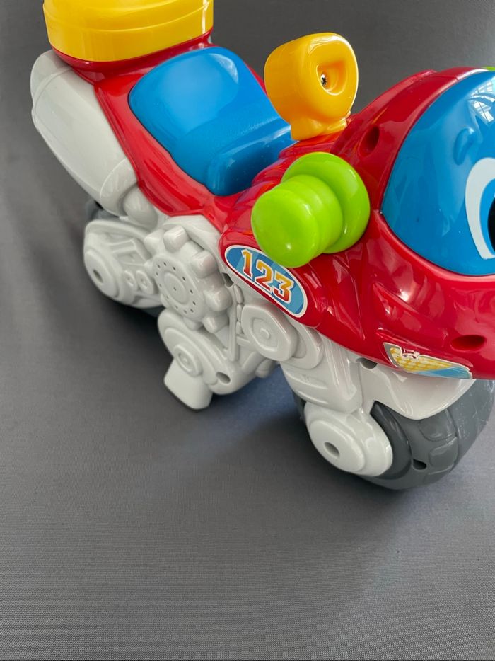 Néo l'intrépide moto de Clementoni sonore et lumineux - photo numéro 7