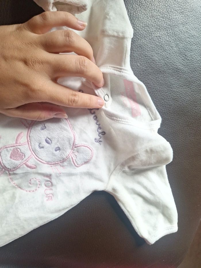 Lot 2 pyjamas velours beige et marron clair - photo numéro 3