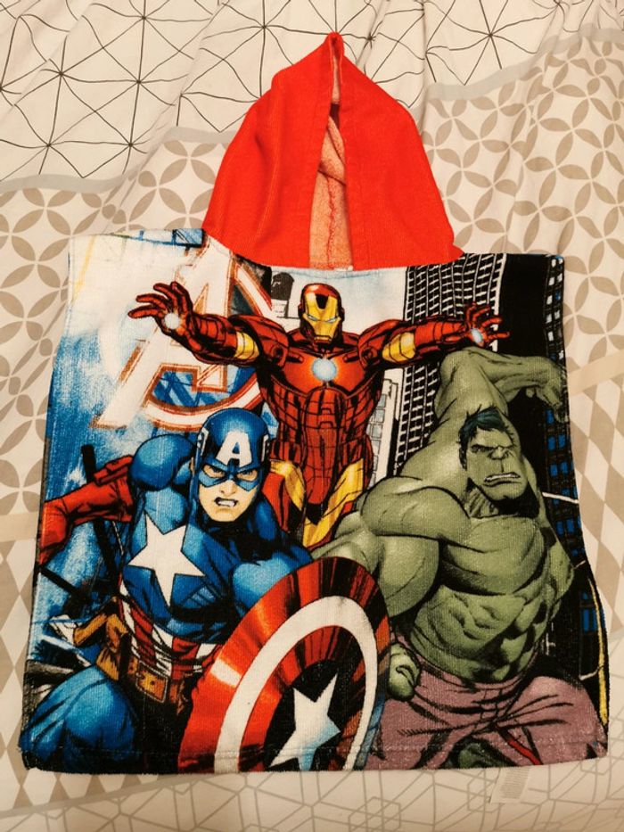 Cape de bain avengers