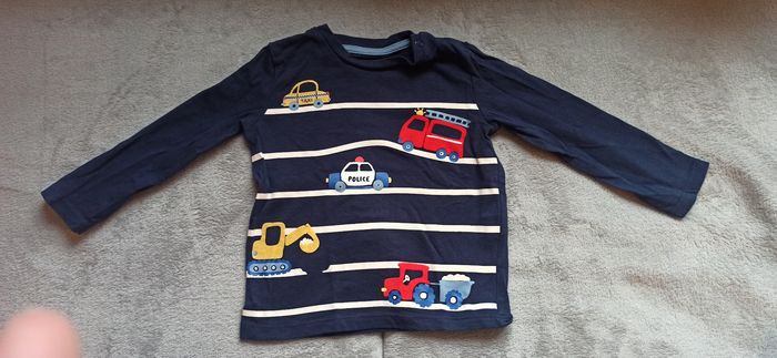 Lot pantalon et tee shirt - photo numéro 4