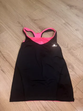 Débardeur de sport Domyos noir et rose avec brassière intégrée