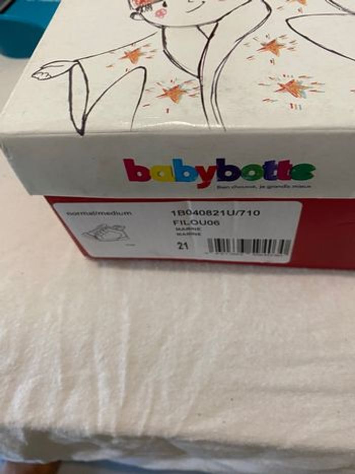 Chaussures babybotte  pointure 21  TBE - photo numéro 3
