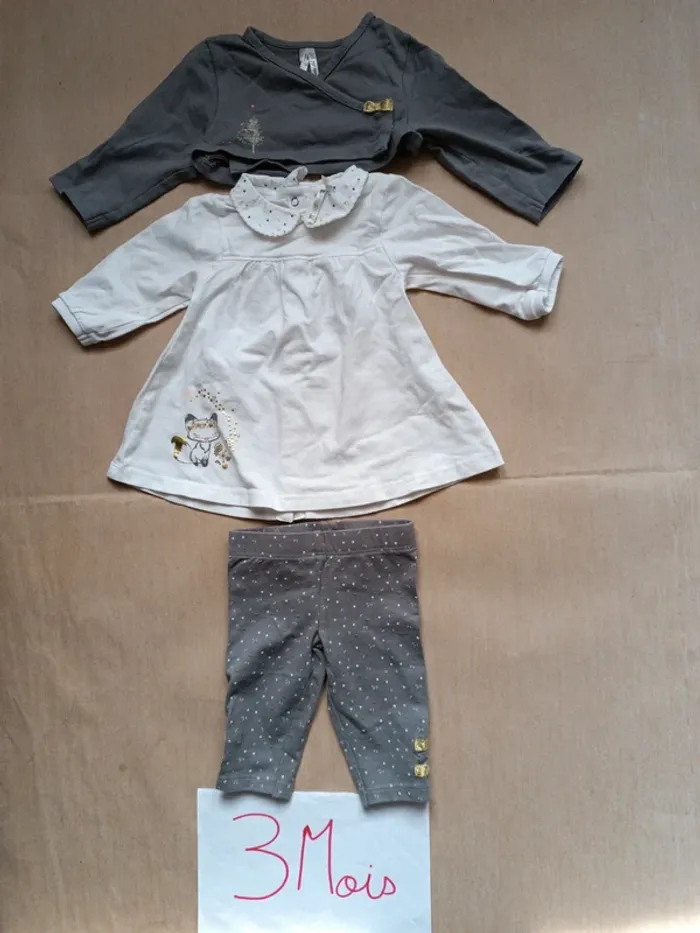 Ensemble Boléro + Legging (T-shirt offert) 3 mois