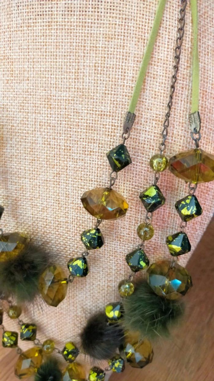 Collier fantaisie original – Vert olive & ambre – Pompons et perles mouchetées - photo numéro 15