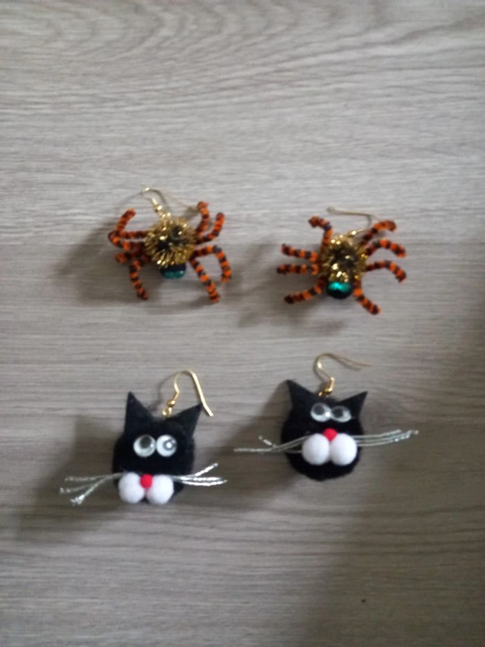 2 paires de Boucles d'oreilles halloween