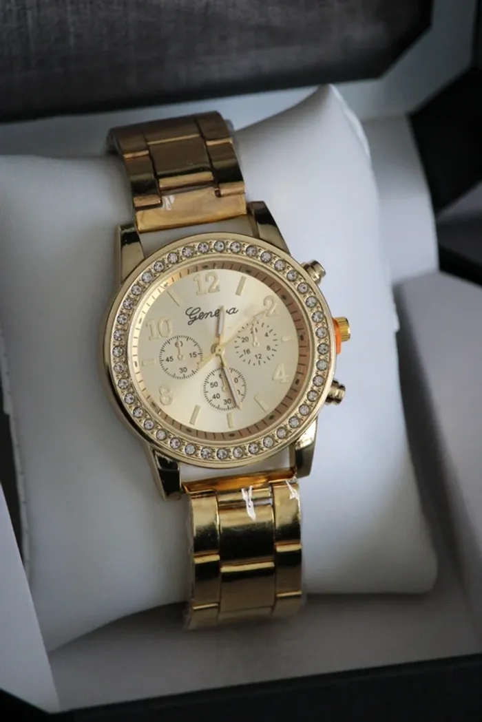 Montre élégante , dorée, marque Geneva + 3 bracelets offerts - photo numéro 18