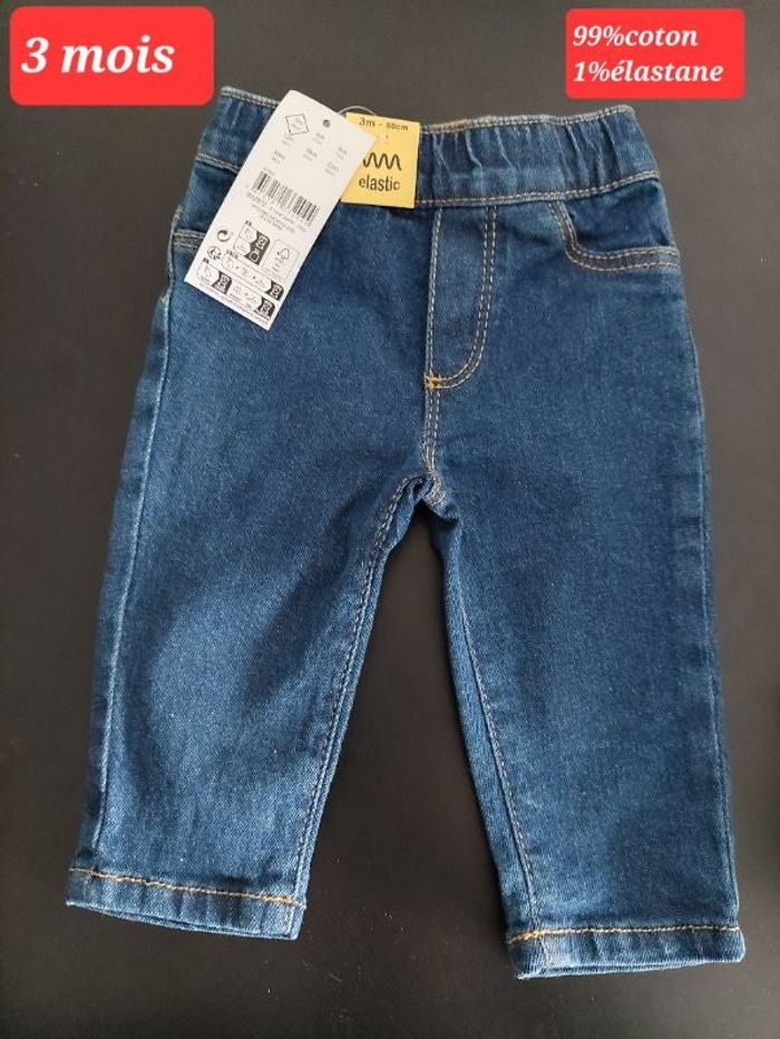 Jean élastique fille 3 mois.