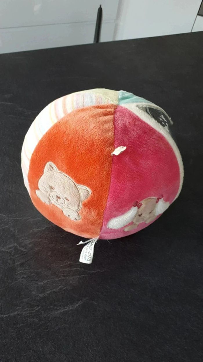 10 € Petit ballon en mousse d'éveil de marque noukie's - photo numéro 2