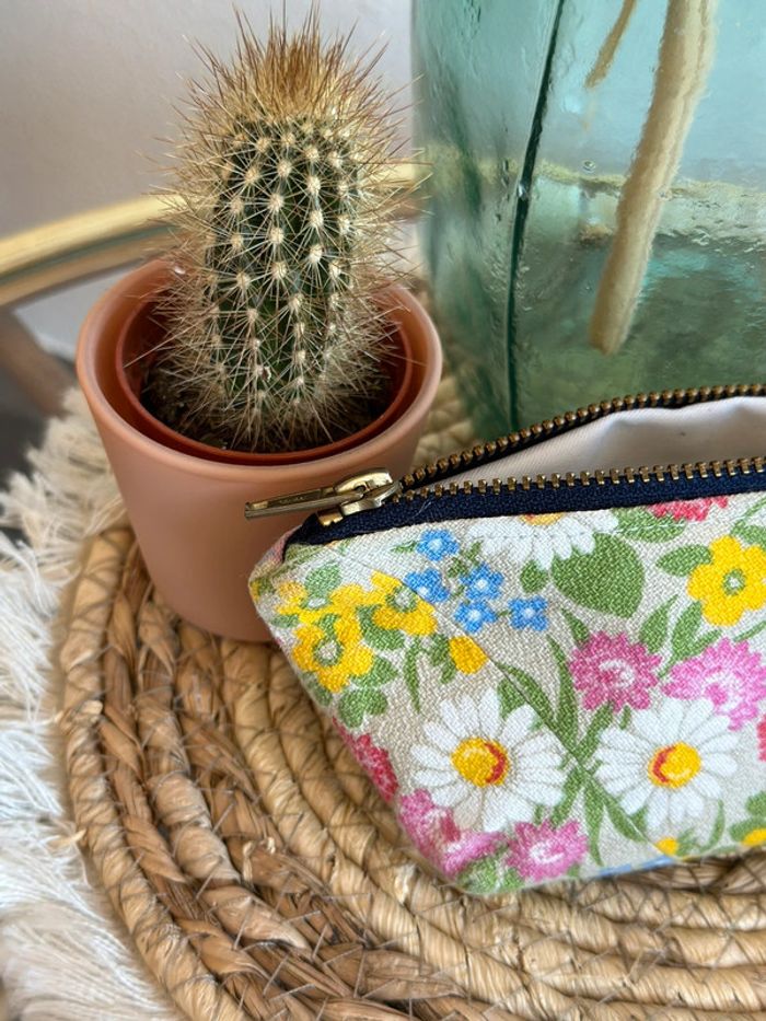 Petit porte-monnaie upcycling imprimé fleuri coloré - photo numéro 4