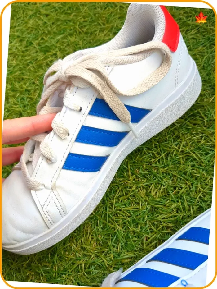 Basket Adidas enfant 31 et demi - photo numéro 6