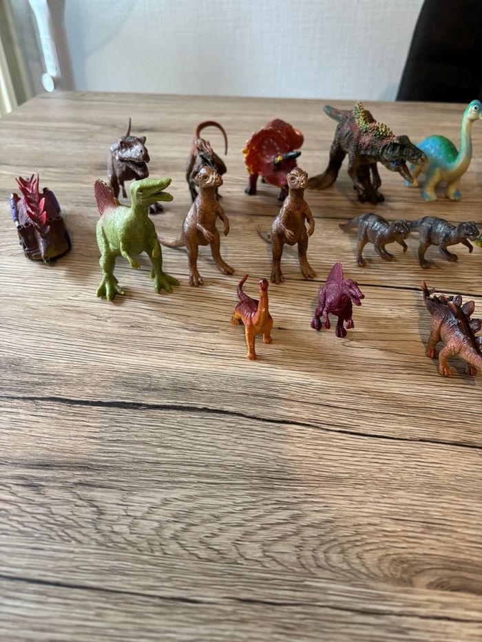 Lot de figurines dinosaures - photo numéro 3