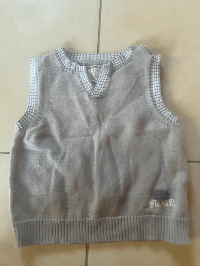 Pull sans manche taille 74 cm