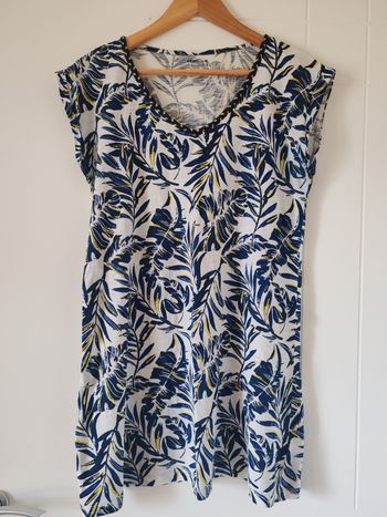 Robe à motifs fleuris