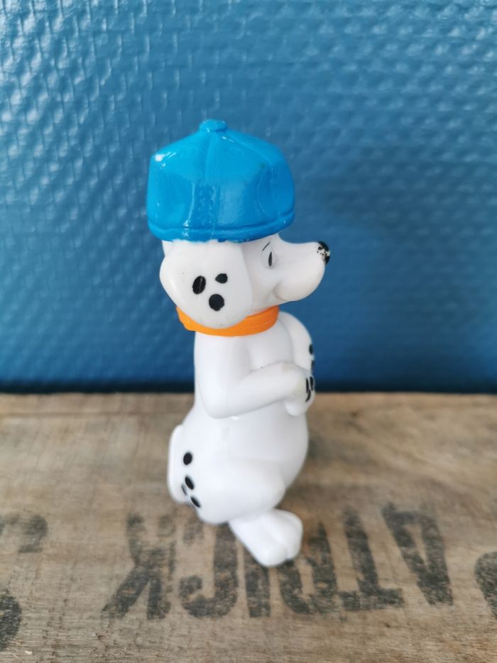 Figurine Dalmatien avec casquette bleue Disney - photo numéro 2