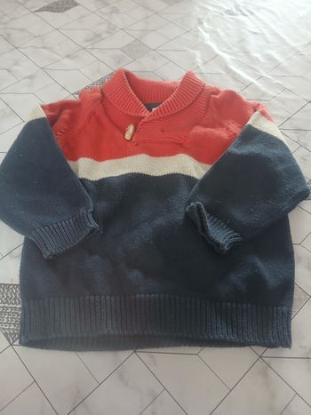 Pull tape a l'œil 12 mois