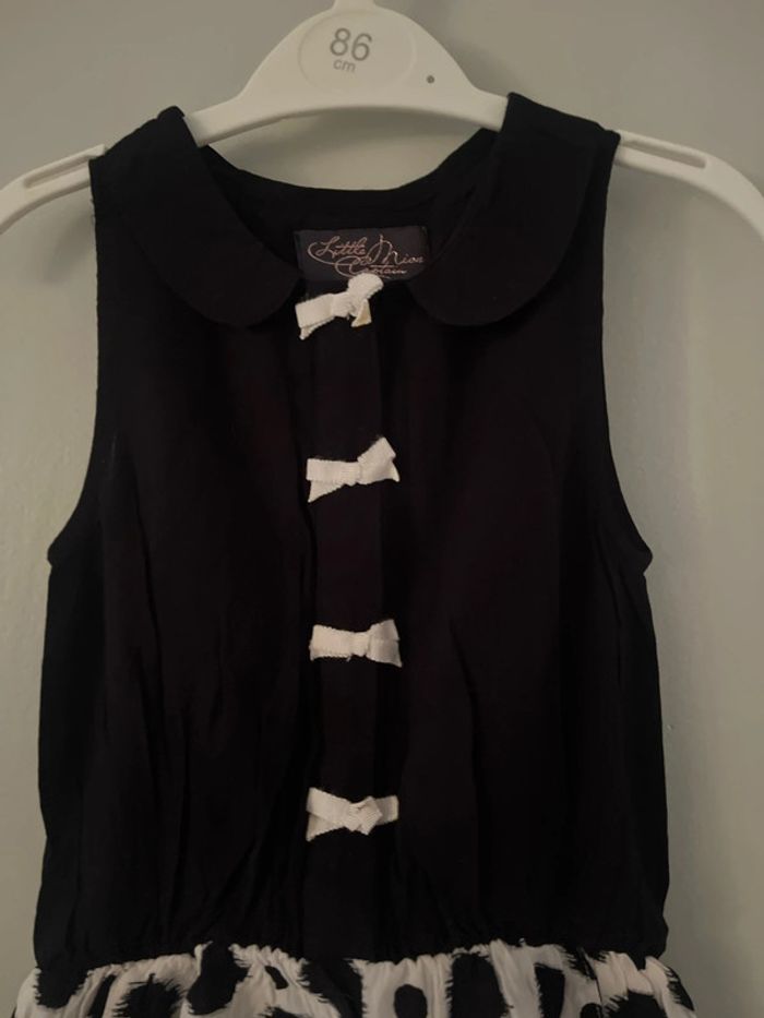 Robe noire et blanche sans manches taille 3 - 4 ans - photo numéro 2