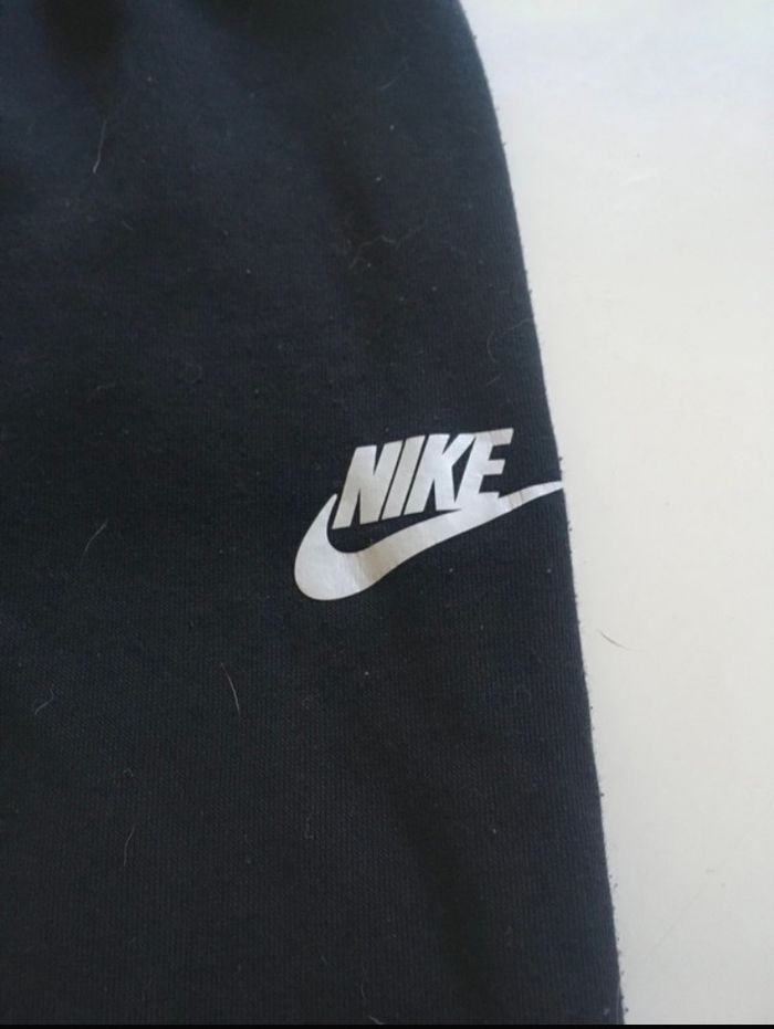 Jogging / Pantalon de sport TRÈS BON ÉTAT pour garçon taille 6 / 7 ans couleur noir - photo numéro 3