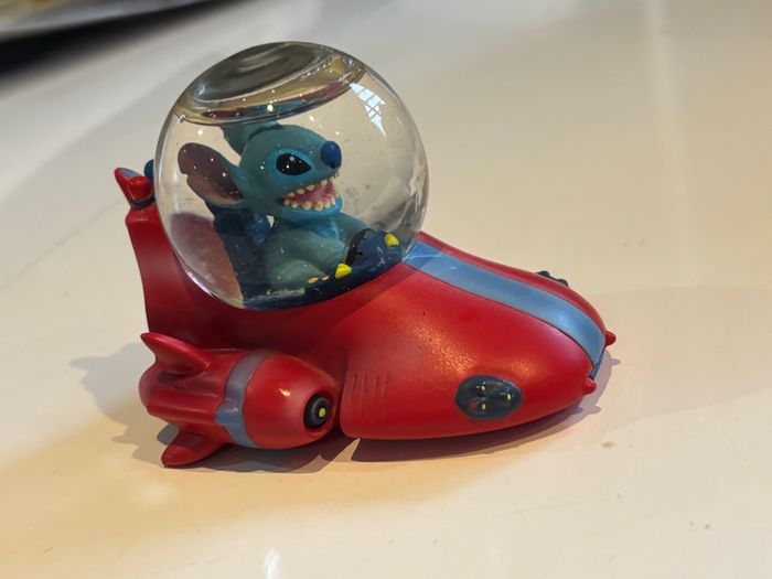Snowglobe stitch dans son vaisseau - photo numéro 4
